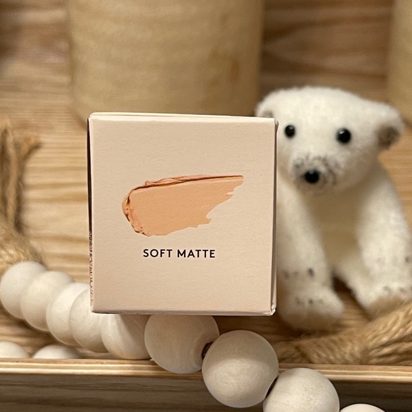 **NOT FOR SALE**FENTY BEAUTY Pro Filt’r Instant Retouch Primer in “Soft Matte” - Picture 7 of 11